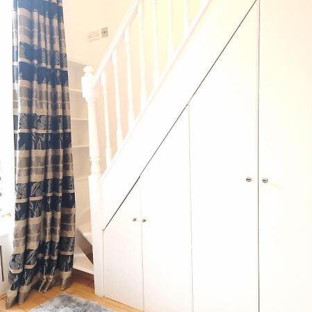 F8-Mezzanine 1st Floor Flat Fits 3 Near Paddington Appartement Londen Buitenkant foto