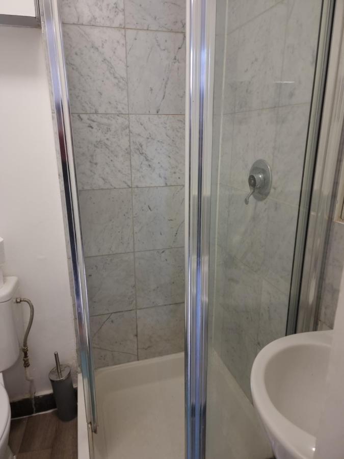 F8-Mezzanine 1st Floor Flat Fits 3 Near Paddington Appartement Londen Buitenkant foto